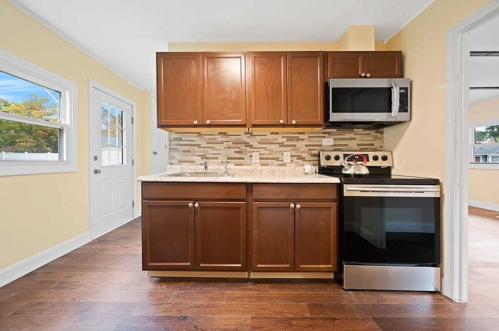 19 Shepherd Road Westborough, MA 01581 - Photo 3 of 27 Gallery Image 3