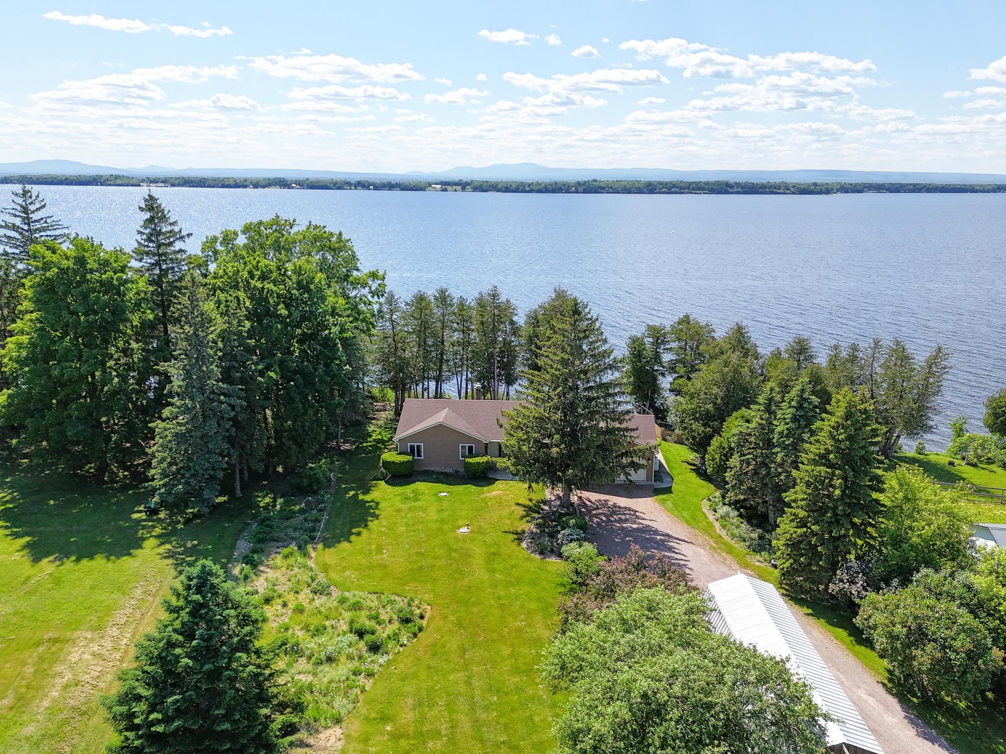 163 West Shore Road Grand Isle, VT 05458 - Photo 4 of 40 Gallery Image 4