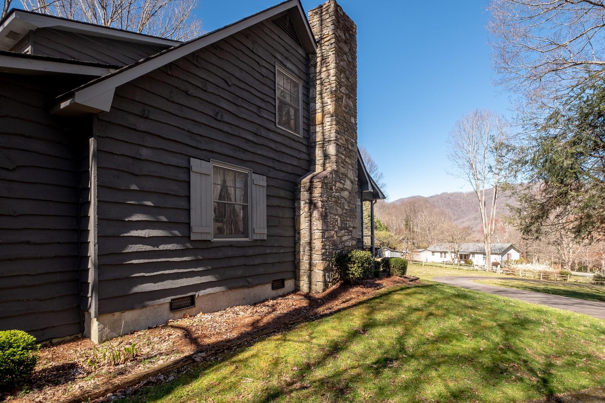 124 Balsam Shadows Road Maggie Valley, NC 28751 - Photo 7 of 25 Gallery Image 7