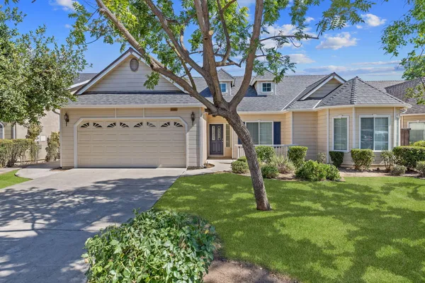 $424,900 | 5202 West Oriole Avenue, Visalia, CA 93291