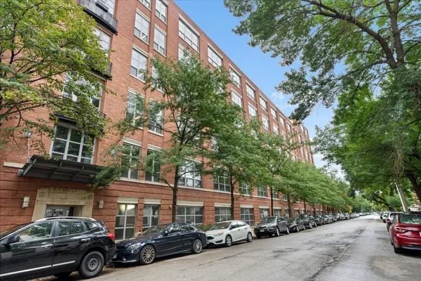 $485,000 | 1735 North Paulina Street, Unit 401, Chicago, IL 60622