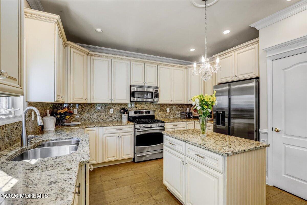 15 Crawford Road Manalapan, NJ 07726 - Photo 13 of 45 14-Kitchen