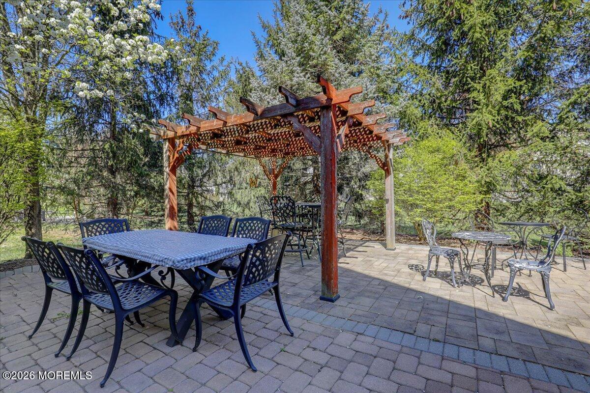 15 Crawford Road Manalapan, NJ 07726 - Photo 33 of 45 34-Patio