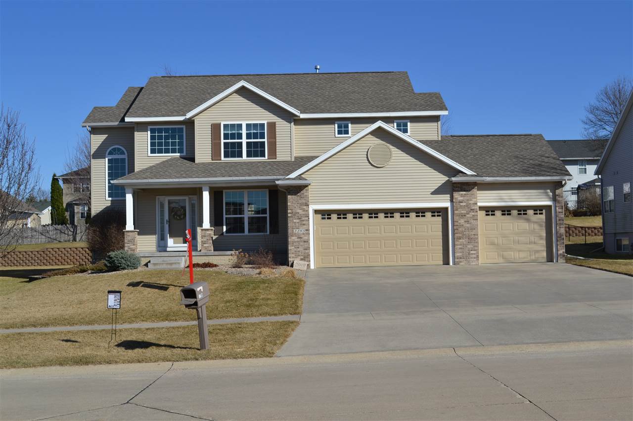 2295 Newcastle Road Marion, IA 52302 - Photo 1 of 24 Gallery Image 1