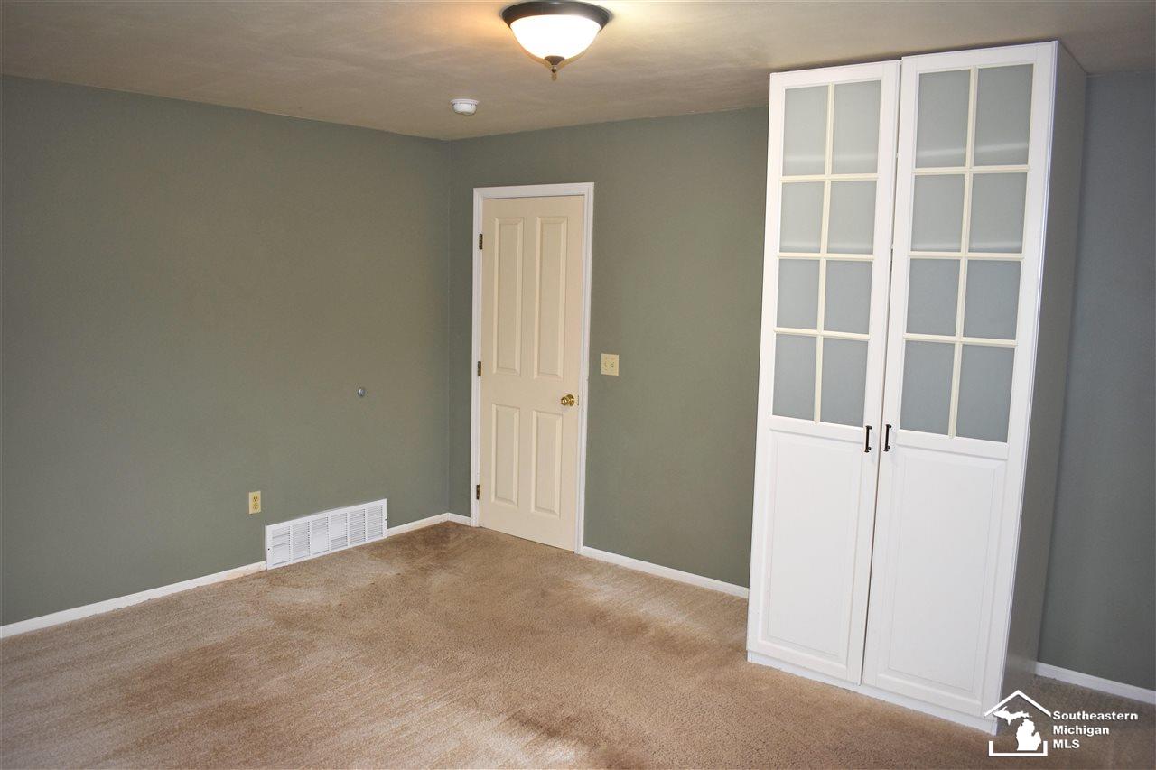 11501 Dixon Road Monroe, MI 48161 - Photo 24 of 50 50052852-23.JPG