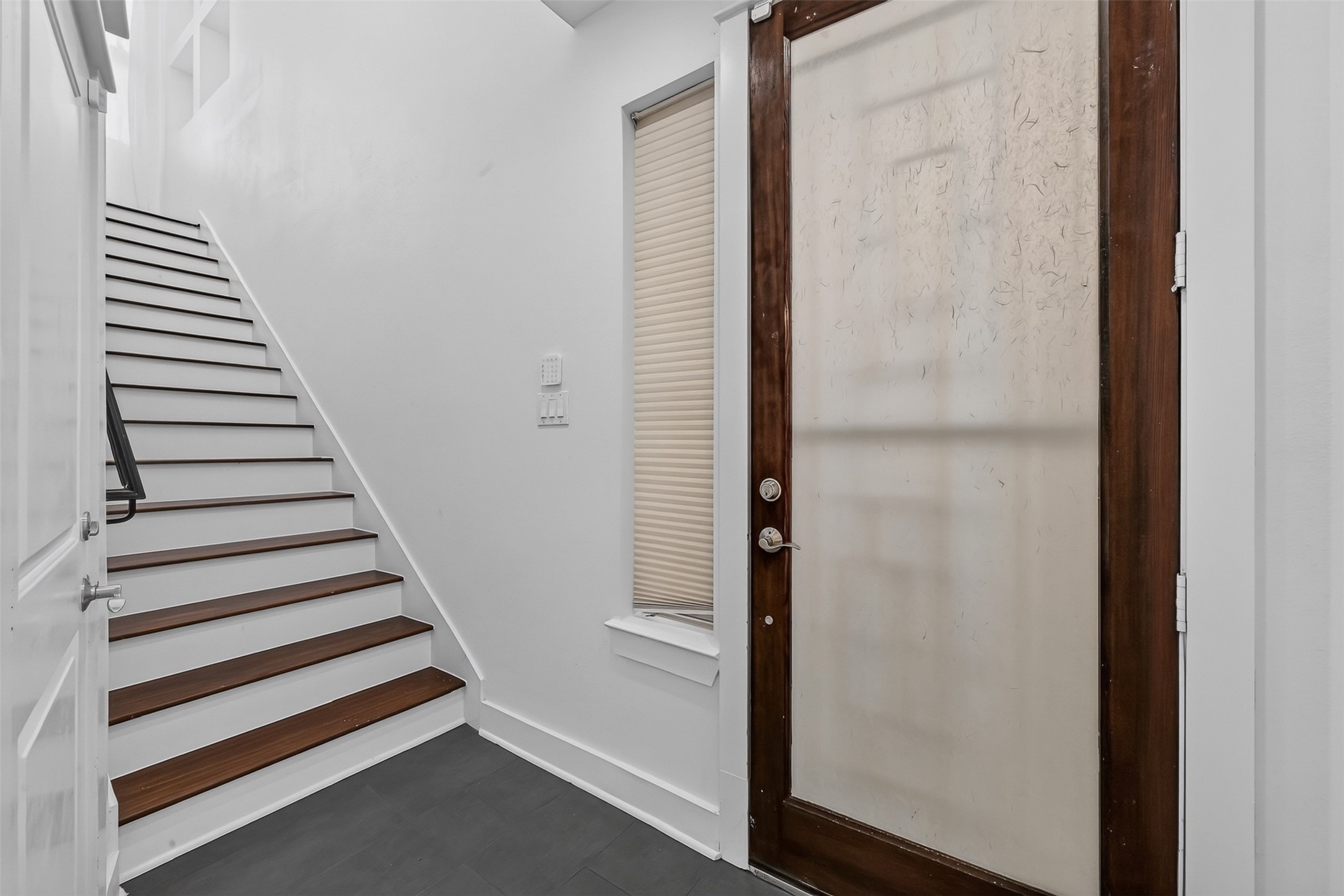 205 Riley Lane Houston, TX 77003 - Photo 10 of 29 Gallery Image 10