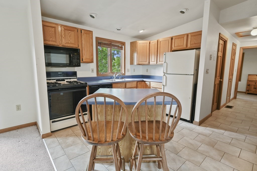 26 Gates Road Worcester, MA 01603 - Photo 12 of 35 Gallery Image 12