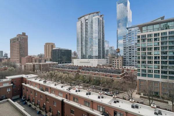 $3,200 | 1322 South Prairie Avenue, Unit 913, Chicago, IL 60605
