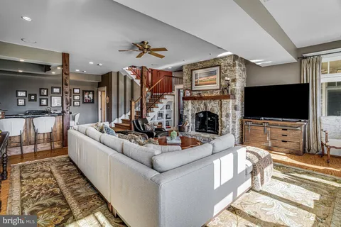 $5,325,000 | 1017 Windswept Drive, Great Falls, VA 22066