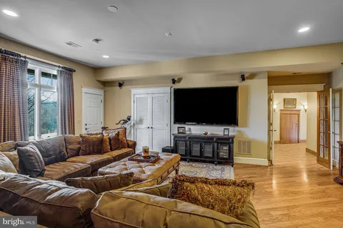 $5,325,000 | 1017 Windswept Drive, Great Falls, VA 22066