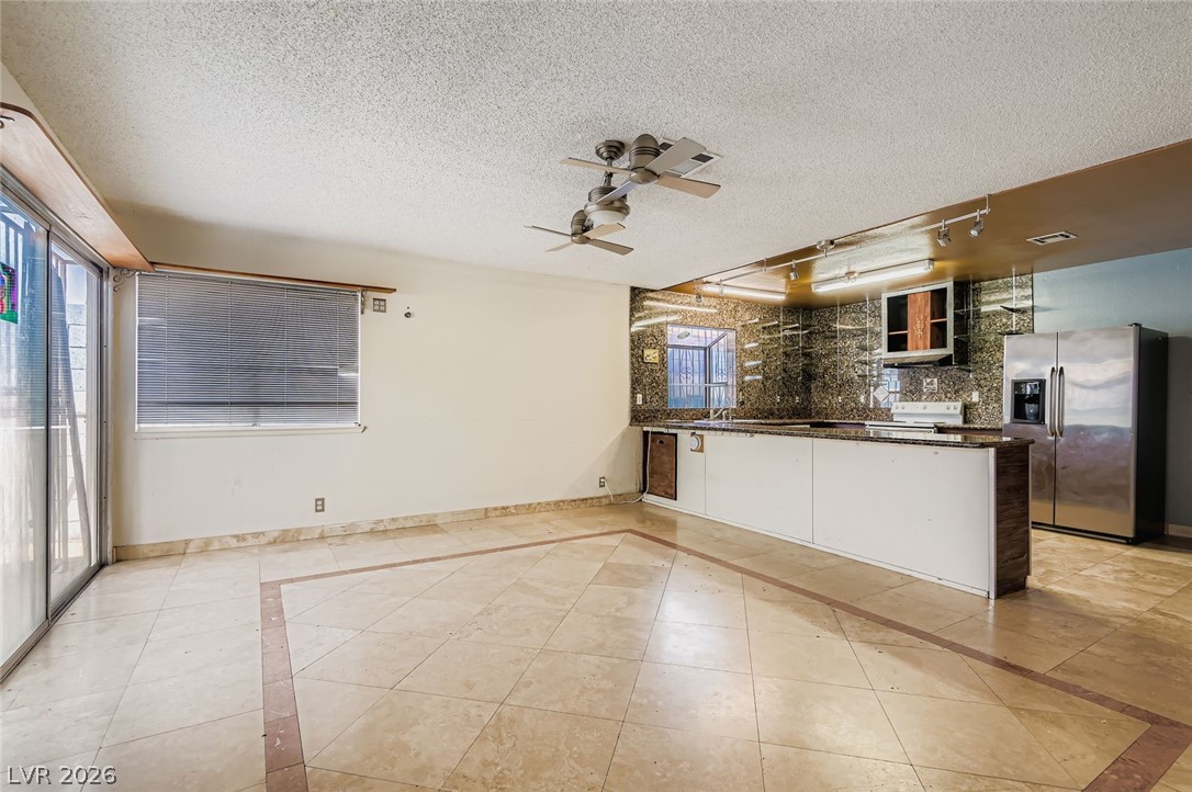 4723 Desert Vista Road Las Vegas, NV 89121 - Photo 12 of 29