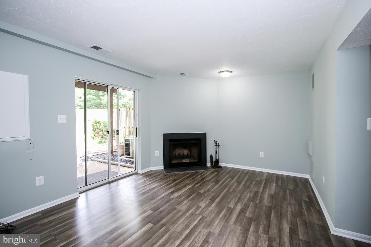 9068 Pickwick Village Terrace Silver Spring, MD 20901 - Photo 26 of 29 Family Room