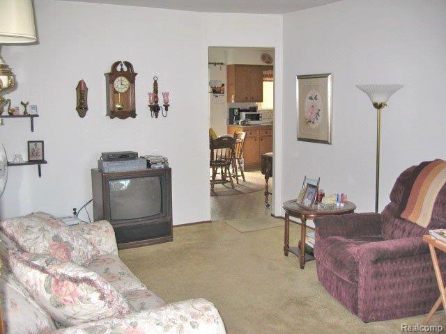 13724 Martin Road Warren, MI 48088 - Photo 2 of 19 IMG_4684