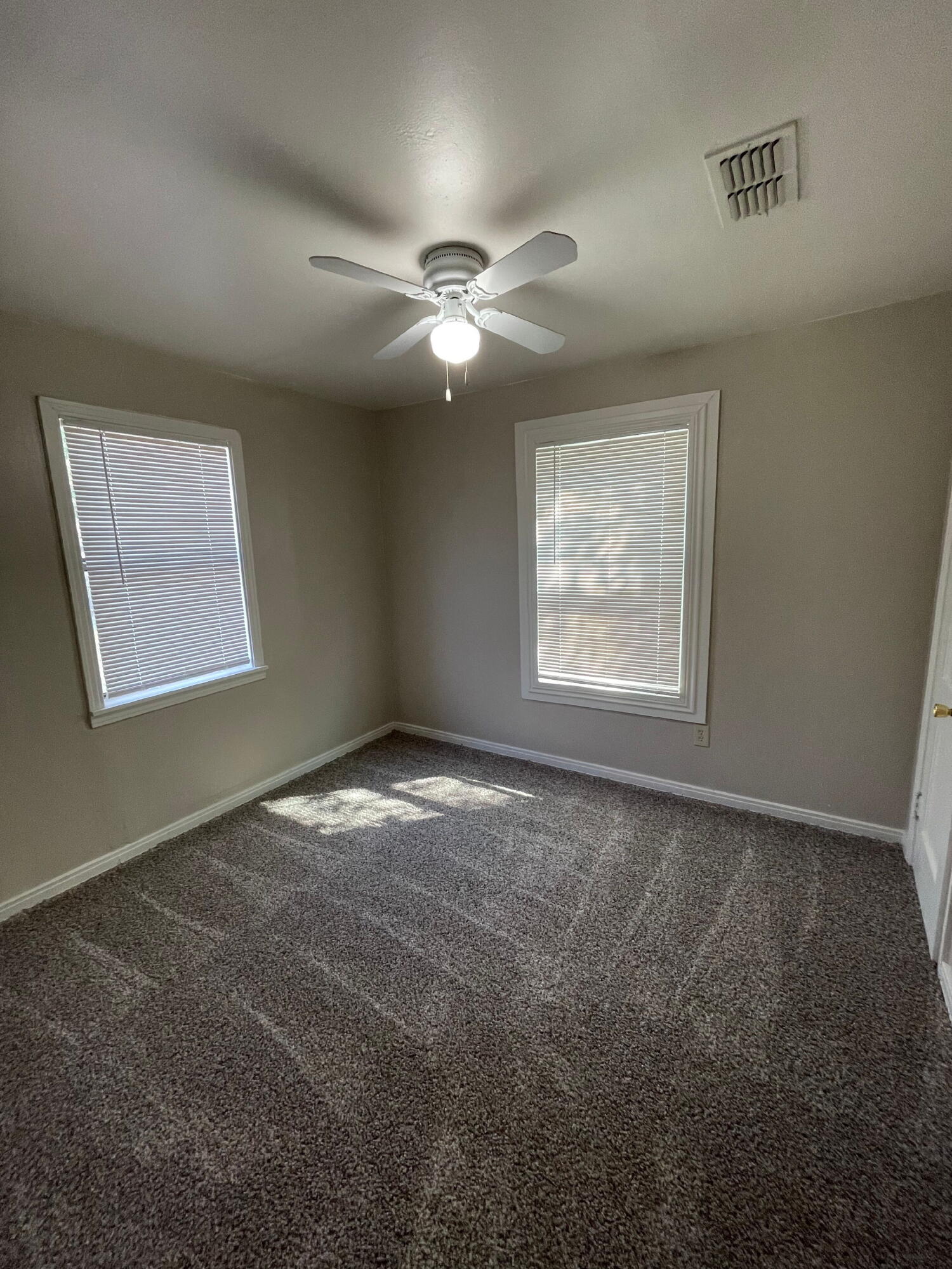 4606 32nd Street Lubbock, TX 79410 - Photo 5 of 7 51035A88-854F-426F-B79F-4AFE2E6E7D96