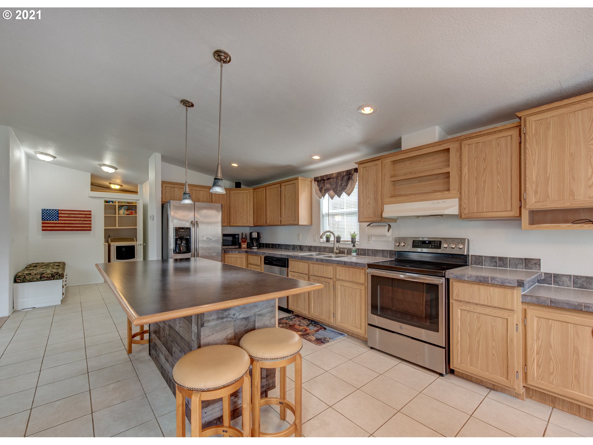 25864 Perkins Road Veneta, OR 97487 - Photo 5 of 32 Gallery Image 5
