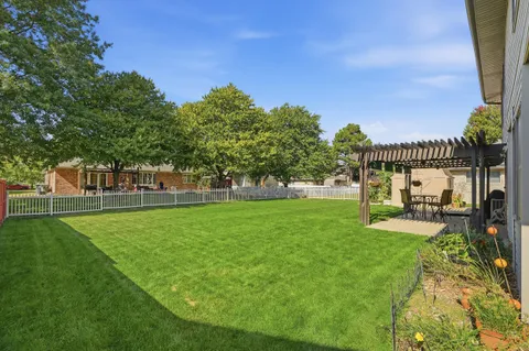 $349,900 | 18328 Country Lane, Lansing, IL 60438