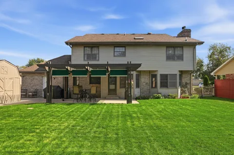 $349,900 | 18328 Country Lane, Lansing, IL 60438