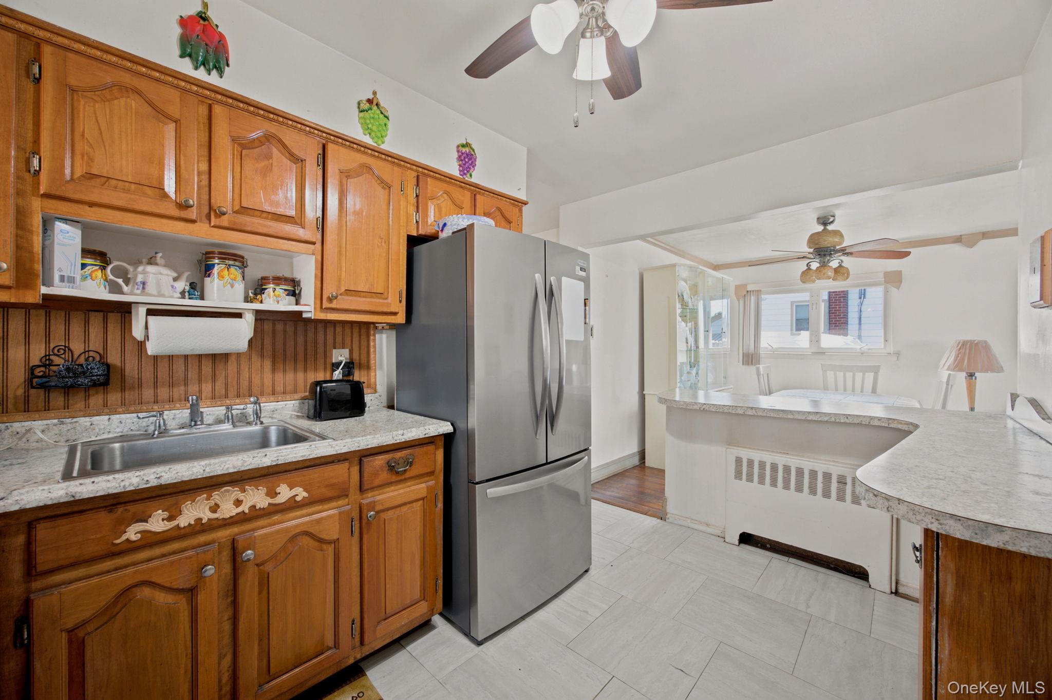 983 Cayuga Road West Hempstead, NY 11552 - Photo 7 of 18 Gallery Image 7