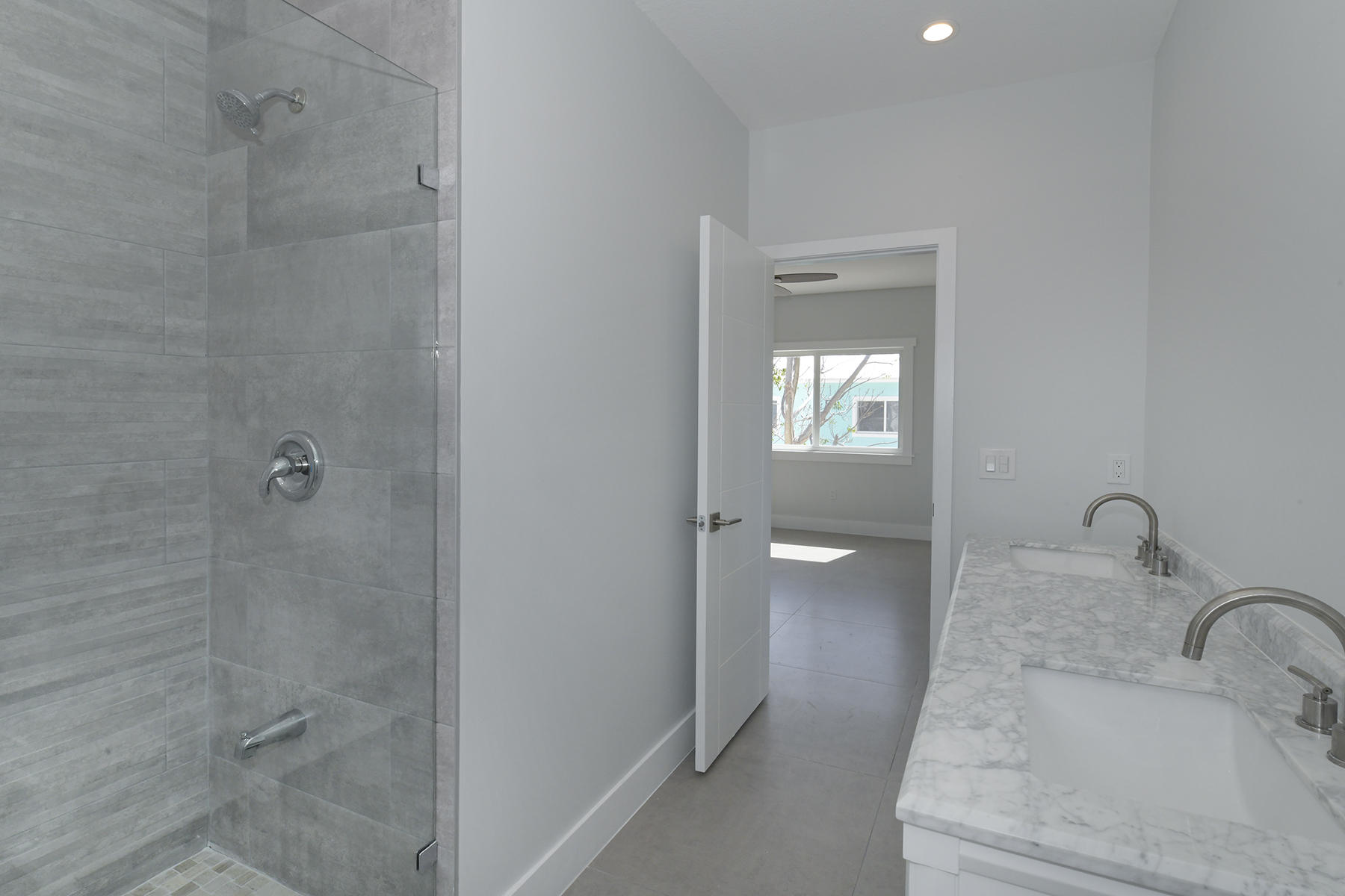 67 Snapper Avenue Key Largo, FL 33037 - Photo 13 of 26 Master Bath