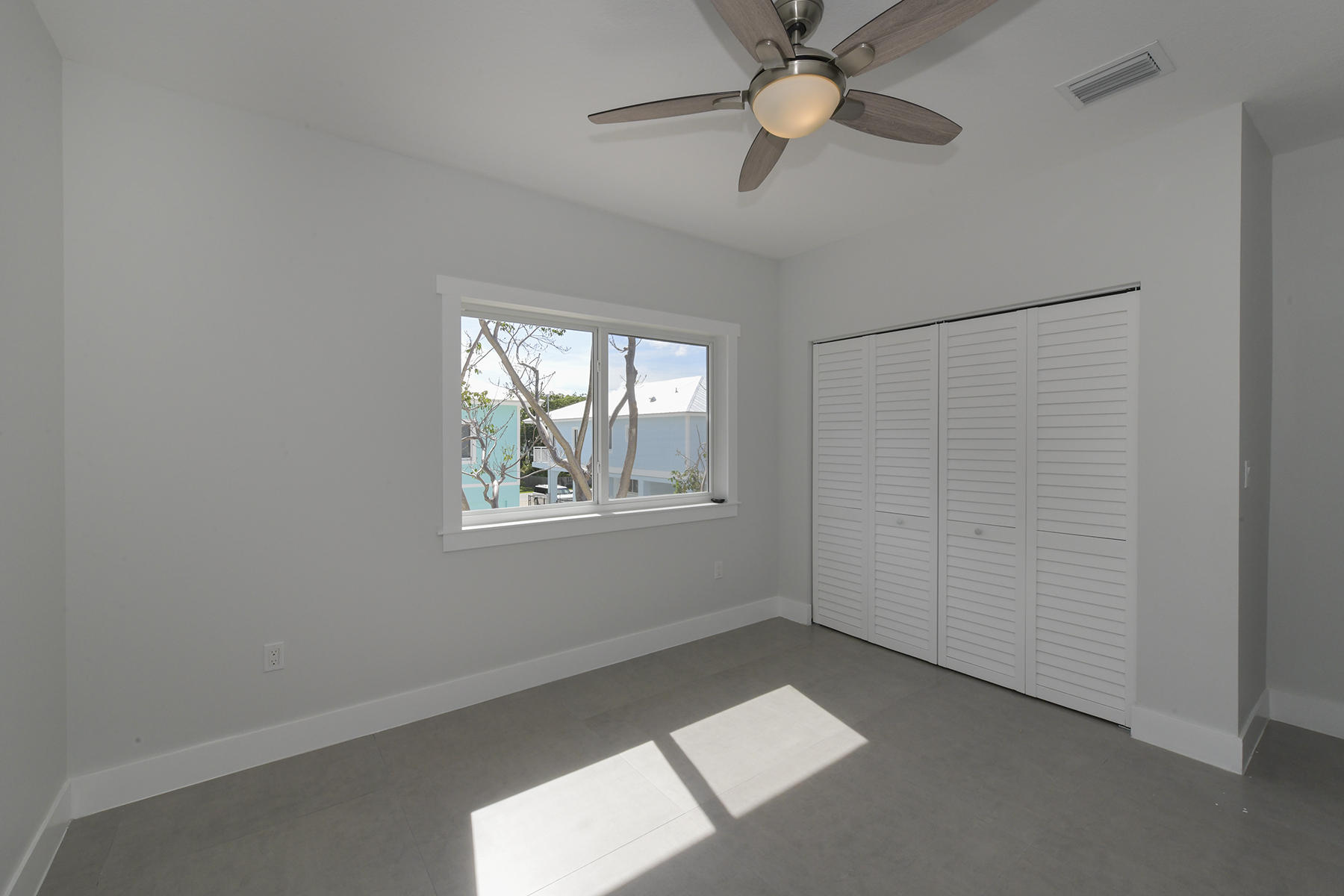 67 Snapper Avenue Key Largo, FL 33037 - Photo 15 of 26 Guest Bedroom