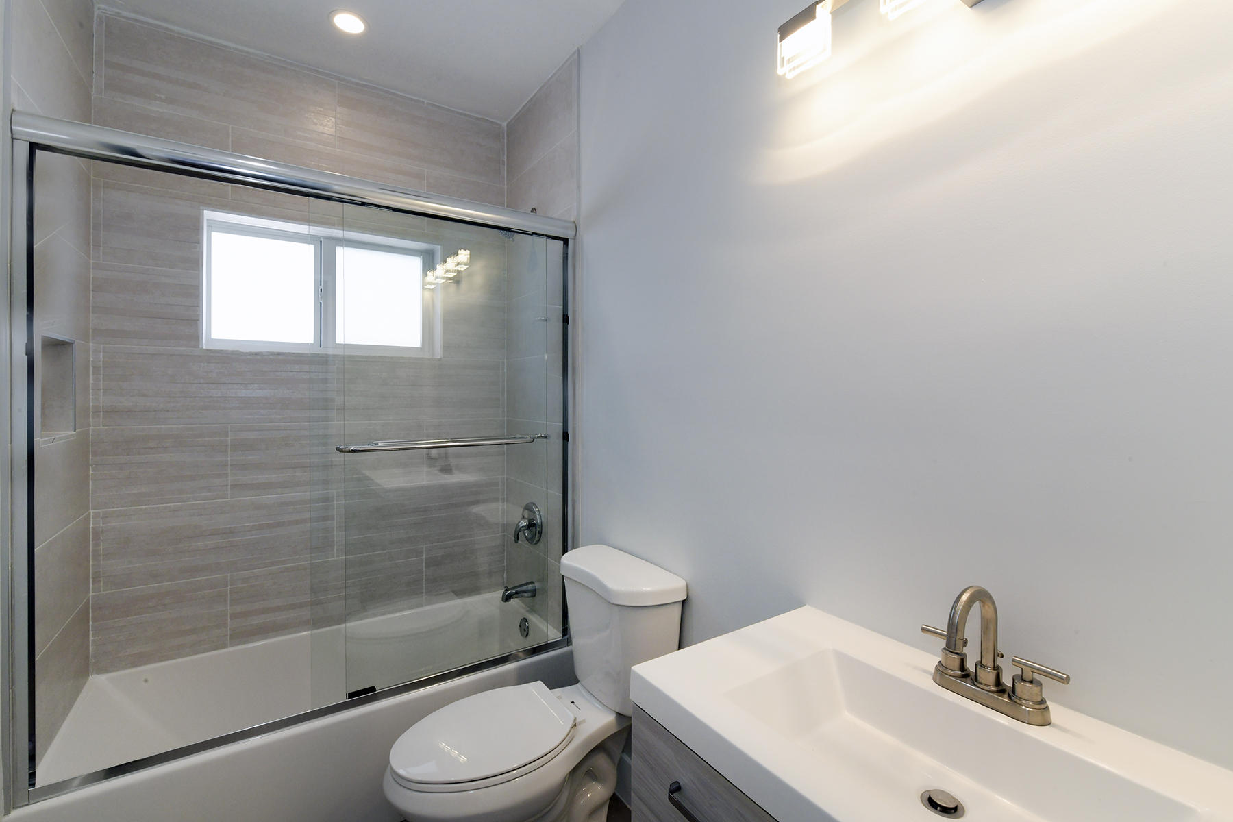 67 Snapper Avenue Key Largo, FL 33037 - Photo 16 of 26 Second Bath