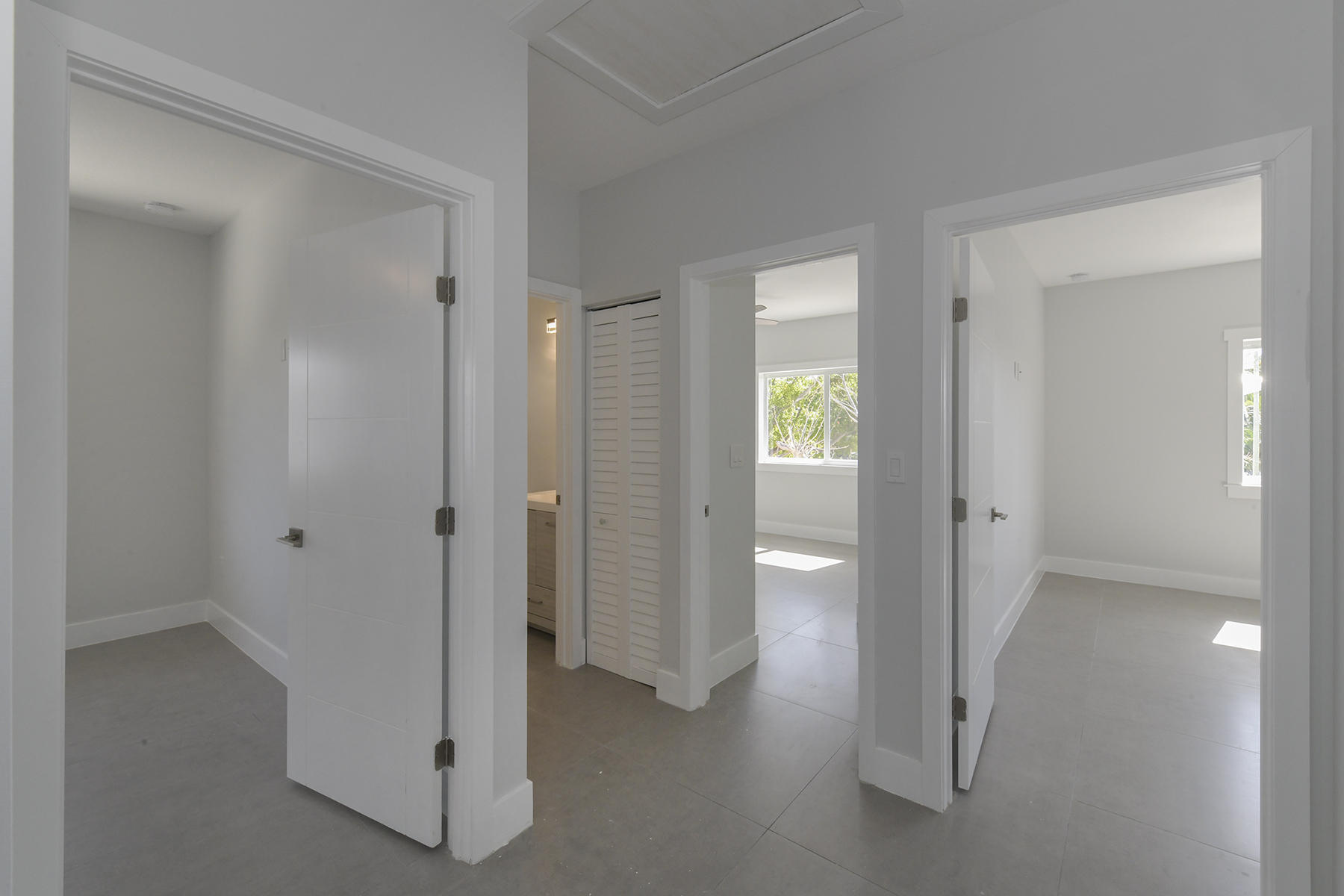 67 Snapper Avenue Key Largo, FL 33037 - Photo 9 of 26 Large Bedrooms