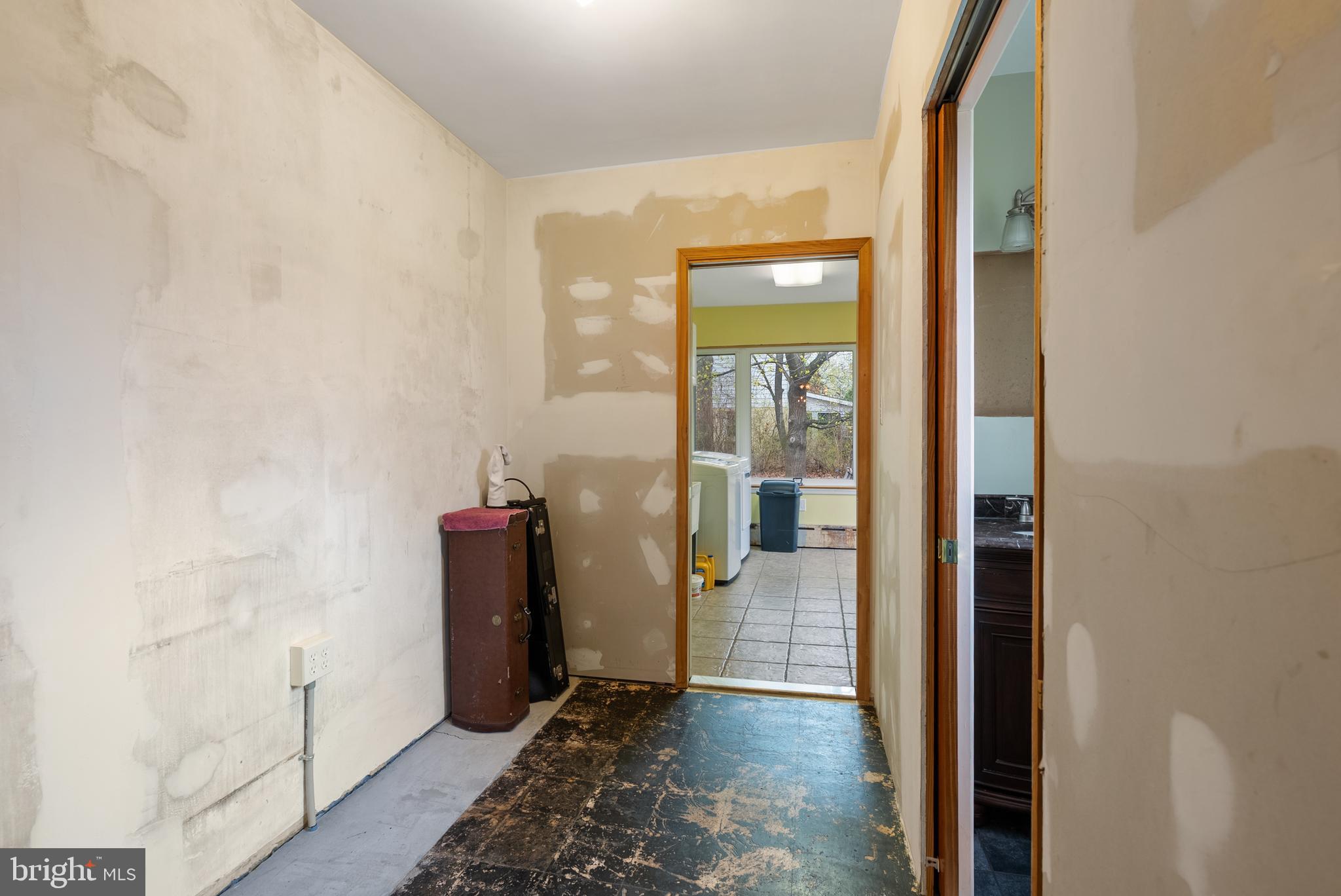 33 Derstine Road Hatfield, PA 19440 - Photo 12 of 32 wooden floor in a gallery