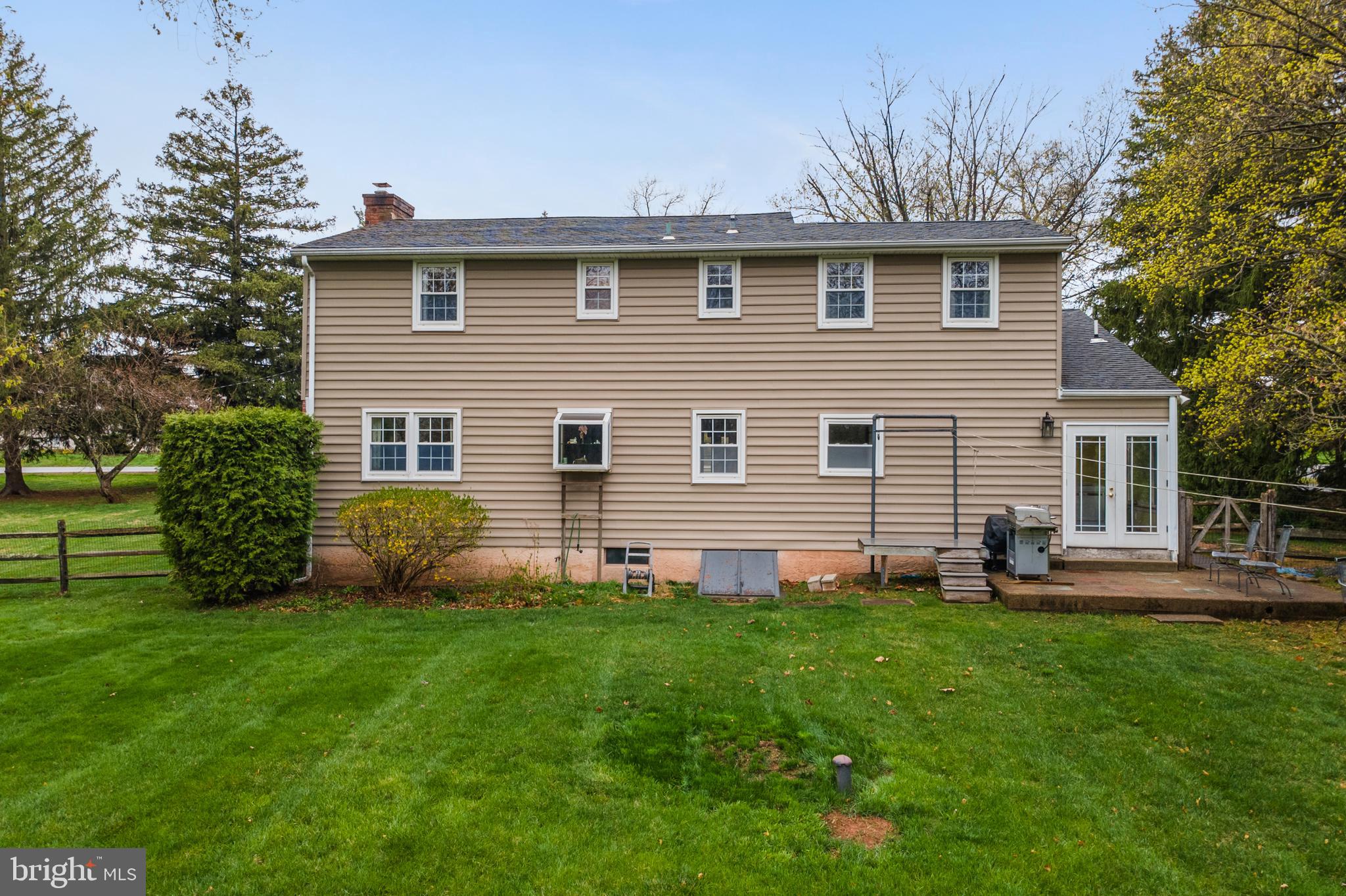 33 Derstine Road Hatfield, PA 19440 - Photo 29 of 32 a front view of house with yard and green space