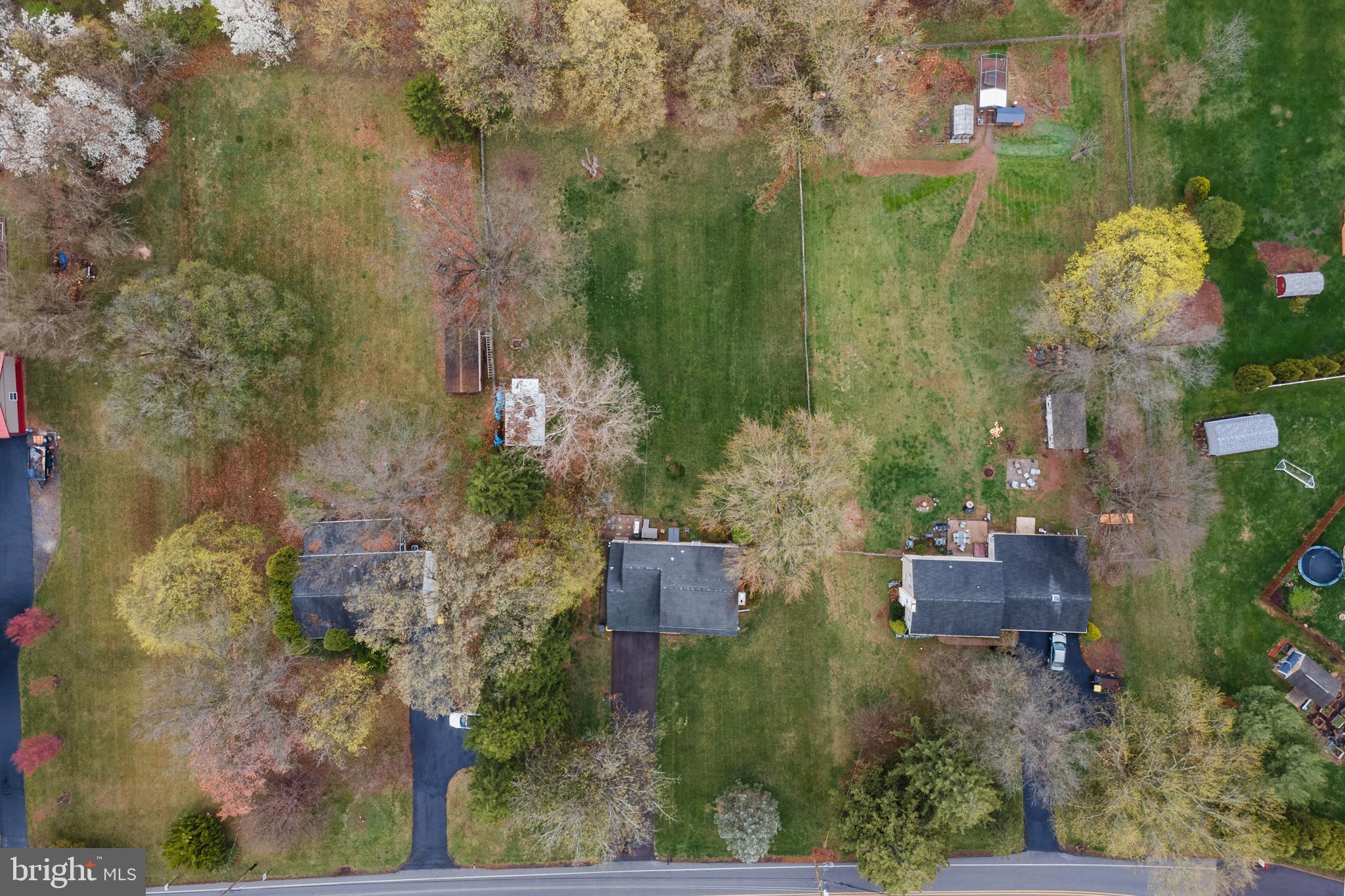 33 Derstine Road Hatfield, PA 19440 - Photo 32 of 32 aerial view of a house