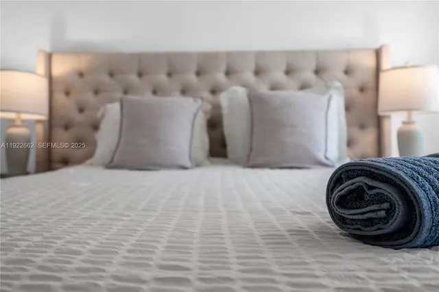 a view of a livingroom with closet