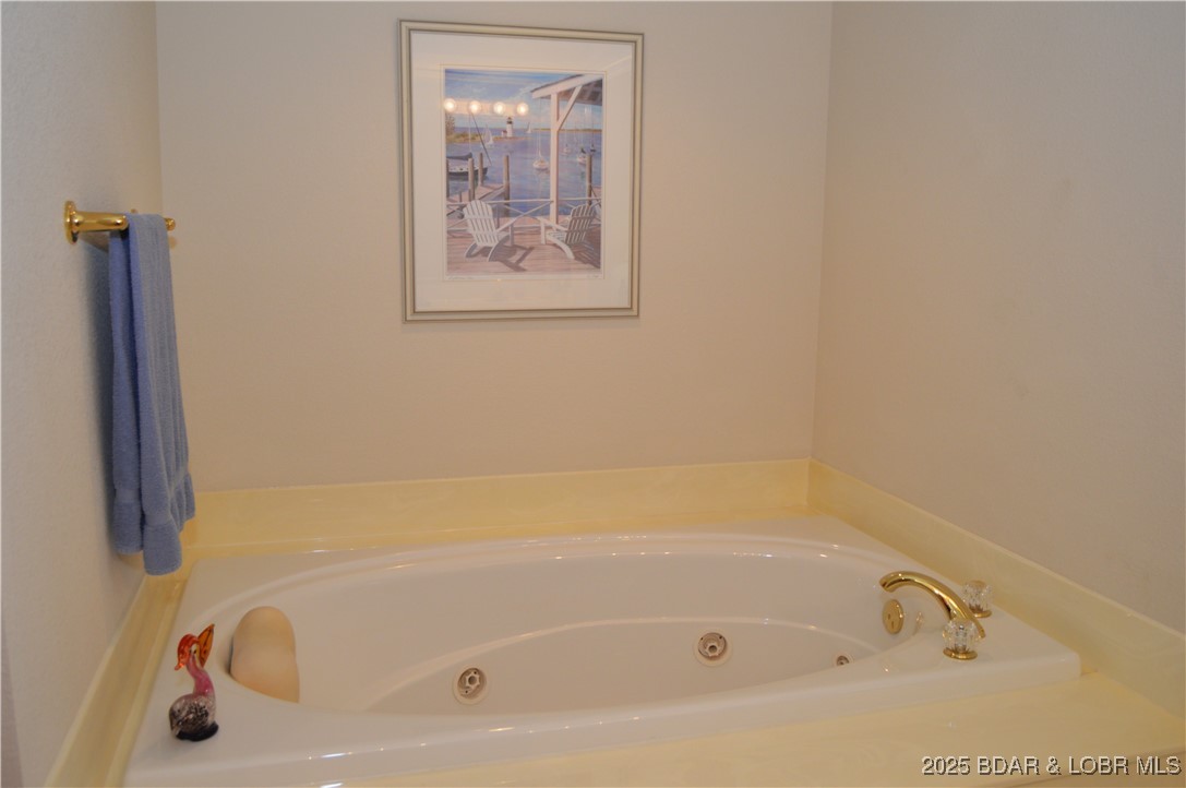 68 Lighthouse Road, Unit 133 Lake Ozark, MO 65049 - Photo 14 of 38 Enjoy a relaxing soak in your jetted tub