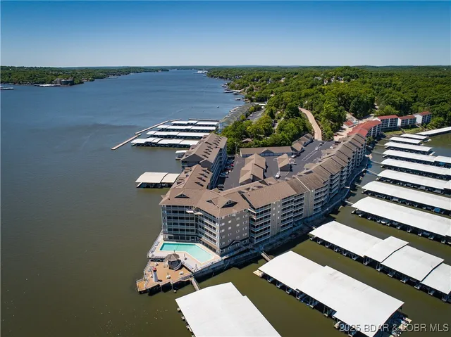 $399,900 | 68 Lighthouse Road, Unit 133, Lake Ozark, MO 65049