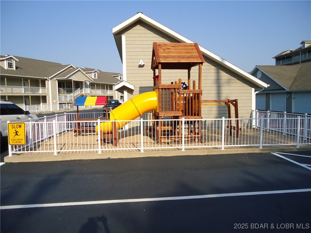 68 Lighthouse Road, Unit 133 Lake Ozark, MO 65049 - Photo 37 of 38 Play area