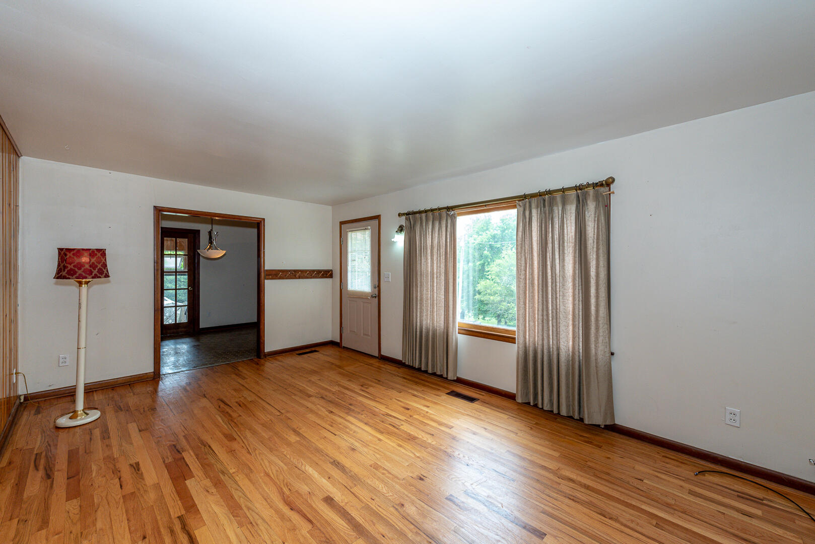 6024 Rudder Road Knoxville, TN 37920 - Photo 4 of 17 Living Room