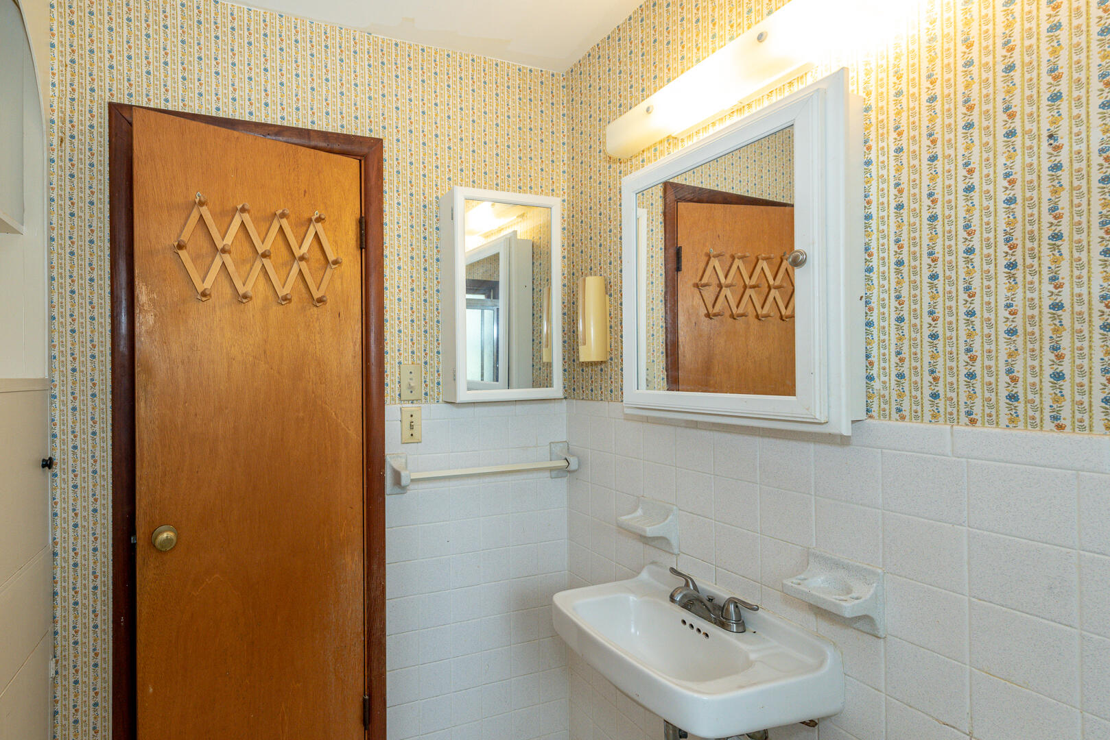 6024 Rudder Road Knoxville, TN 37920 - Photo 8 of 17 Bath