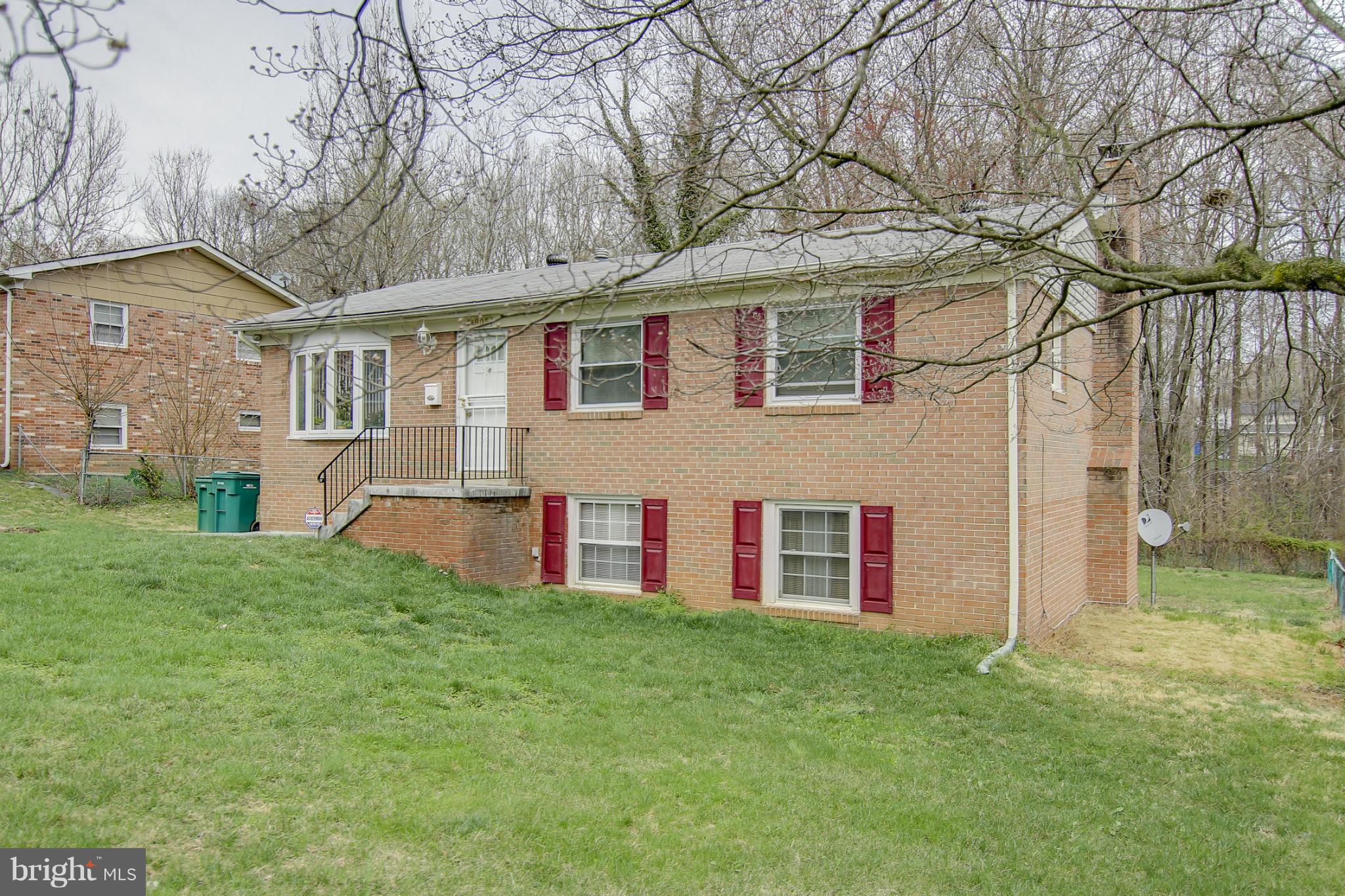 13803 Gilbert Road Woodbridge, VA 22193 - Photo 2 of 30 Exterior (Front)