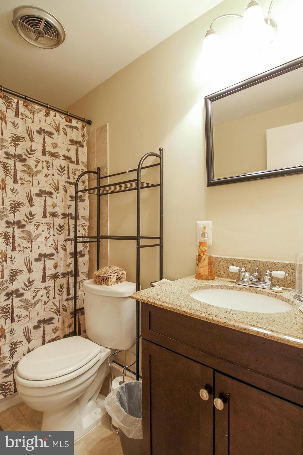 13803 Gilbert Road Woodbridge, VA 22193 - Photo 14 of 30 Bath
