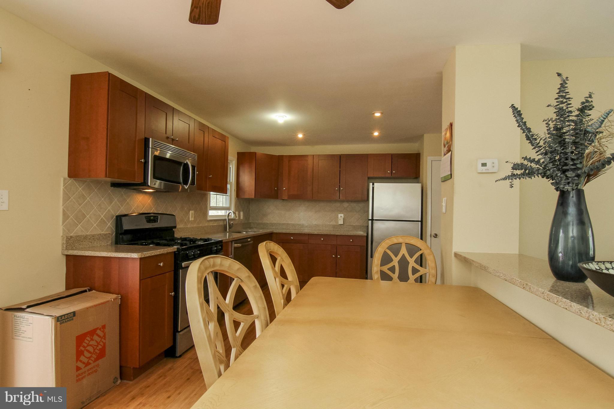 13803 Gilbert Road Woodbridge, VA 22193 - Photo 18 of 30 Kitchen