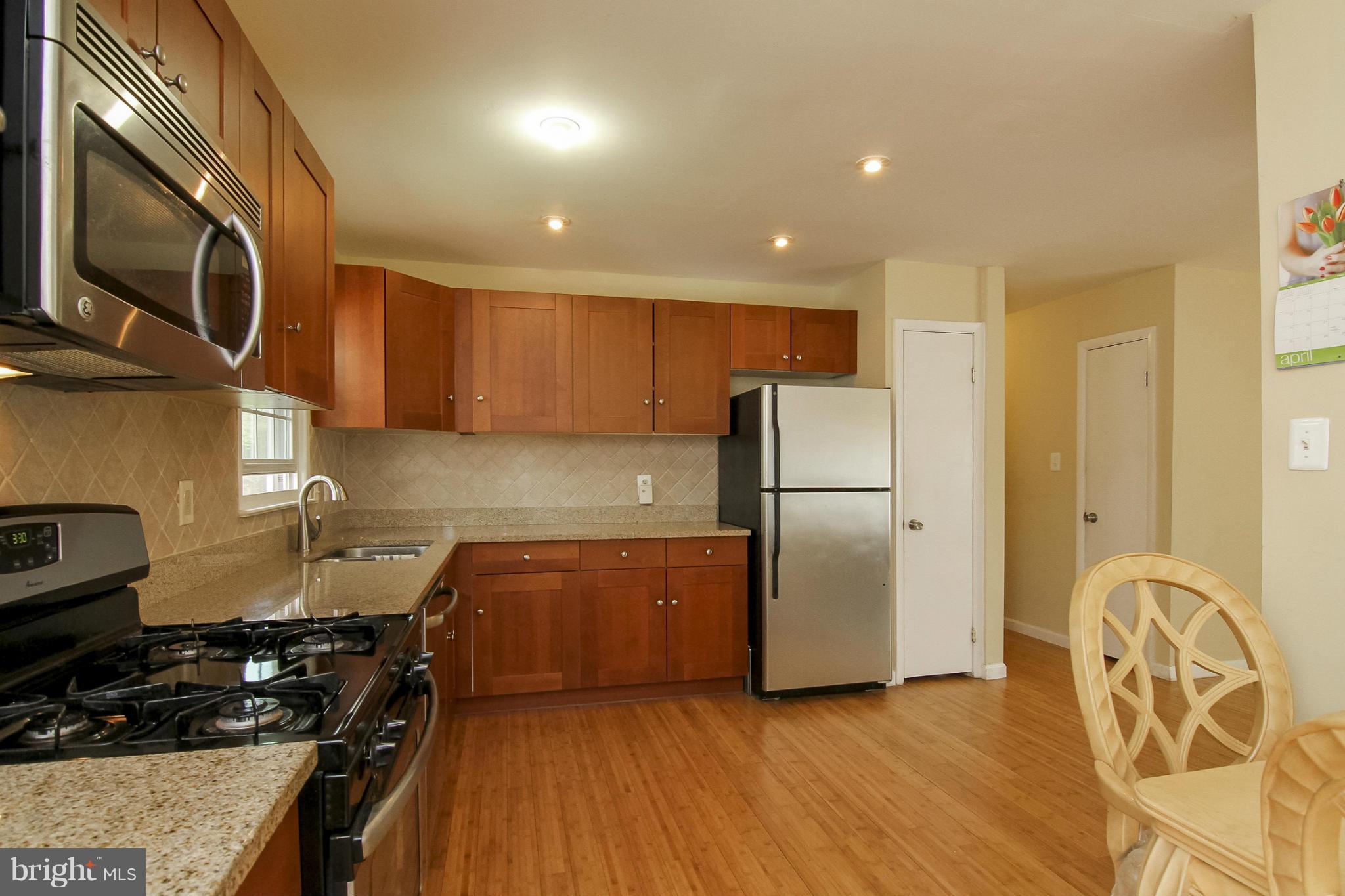 13803 Gilbert Road Woodbridge, VA 22193 - Photo 20 of 30 Kitchen
