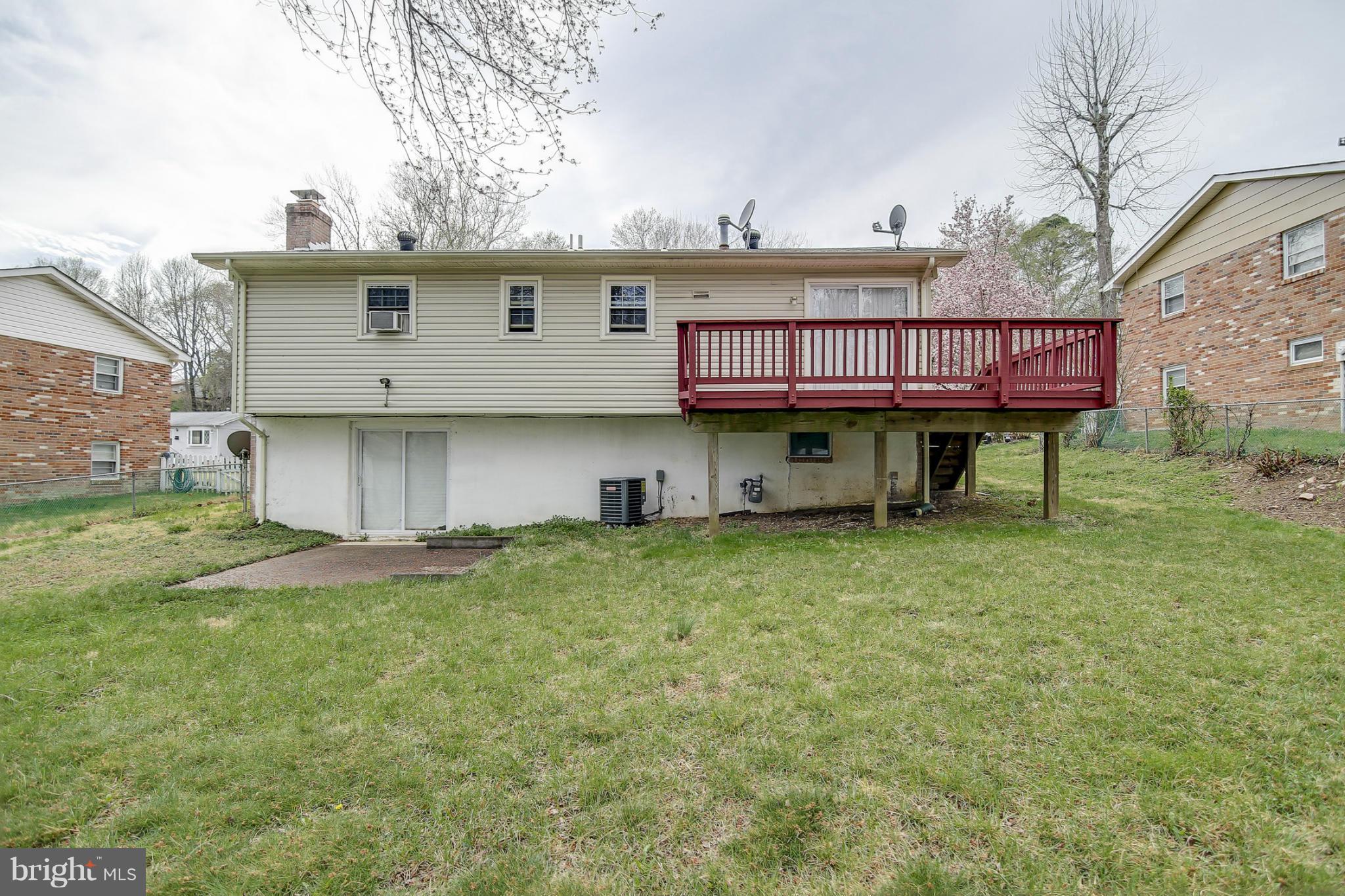 13803 Gilbert Road Woodbridge, VA 22193 - Photo 3 of 30 Exterior (Rear)