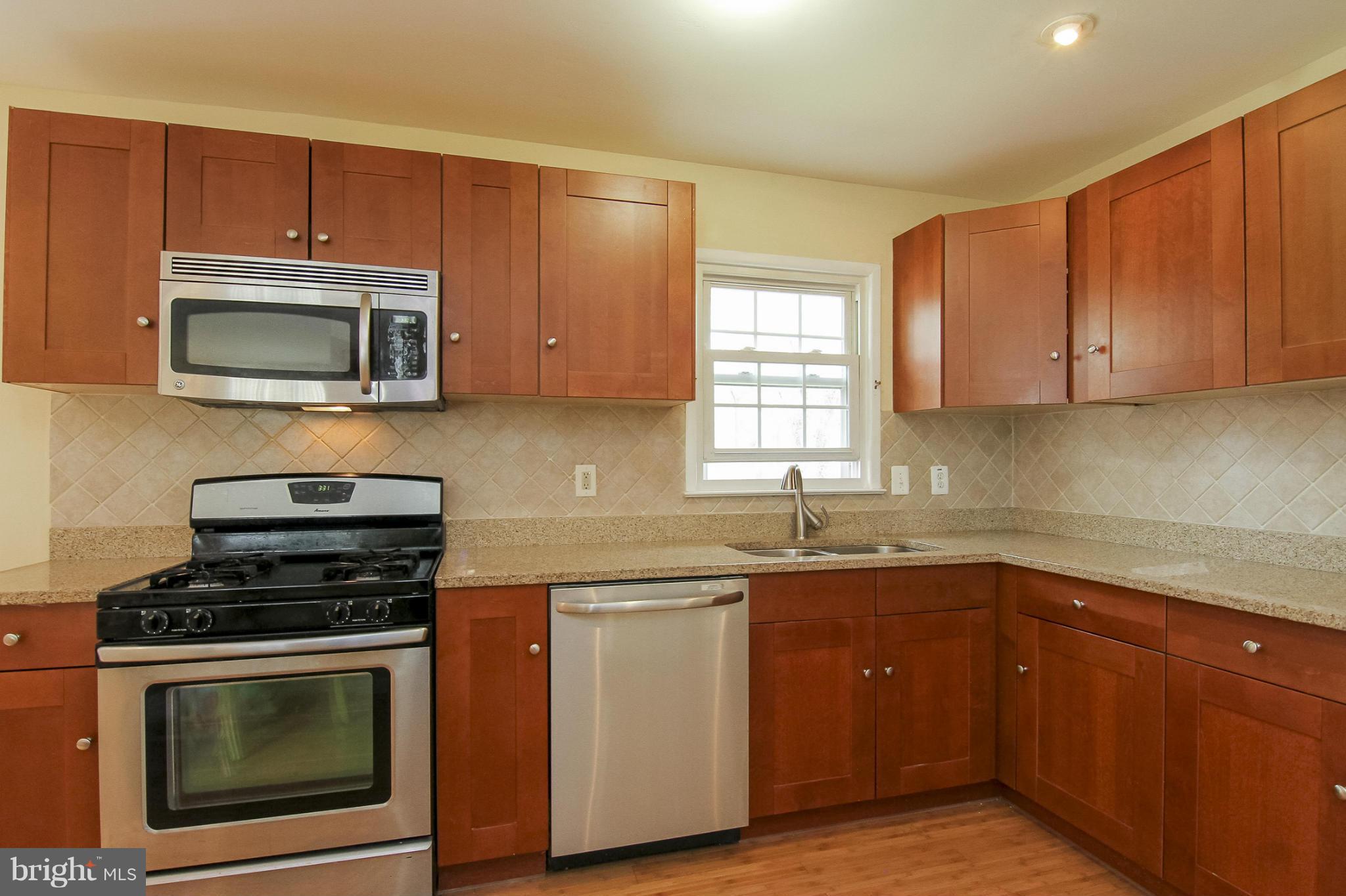 13803 Gilbert Road Woodbridge, VA 22193 - Photo 21 of 30 Kitchen