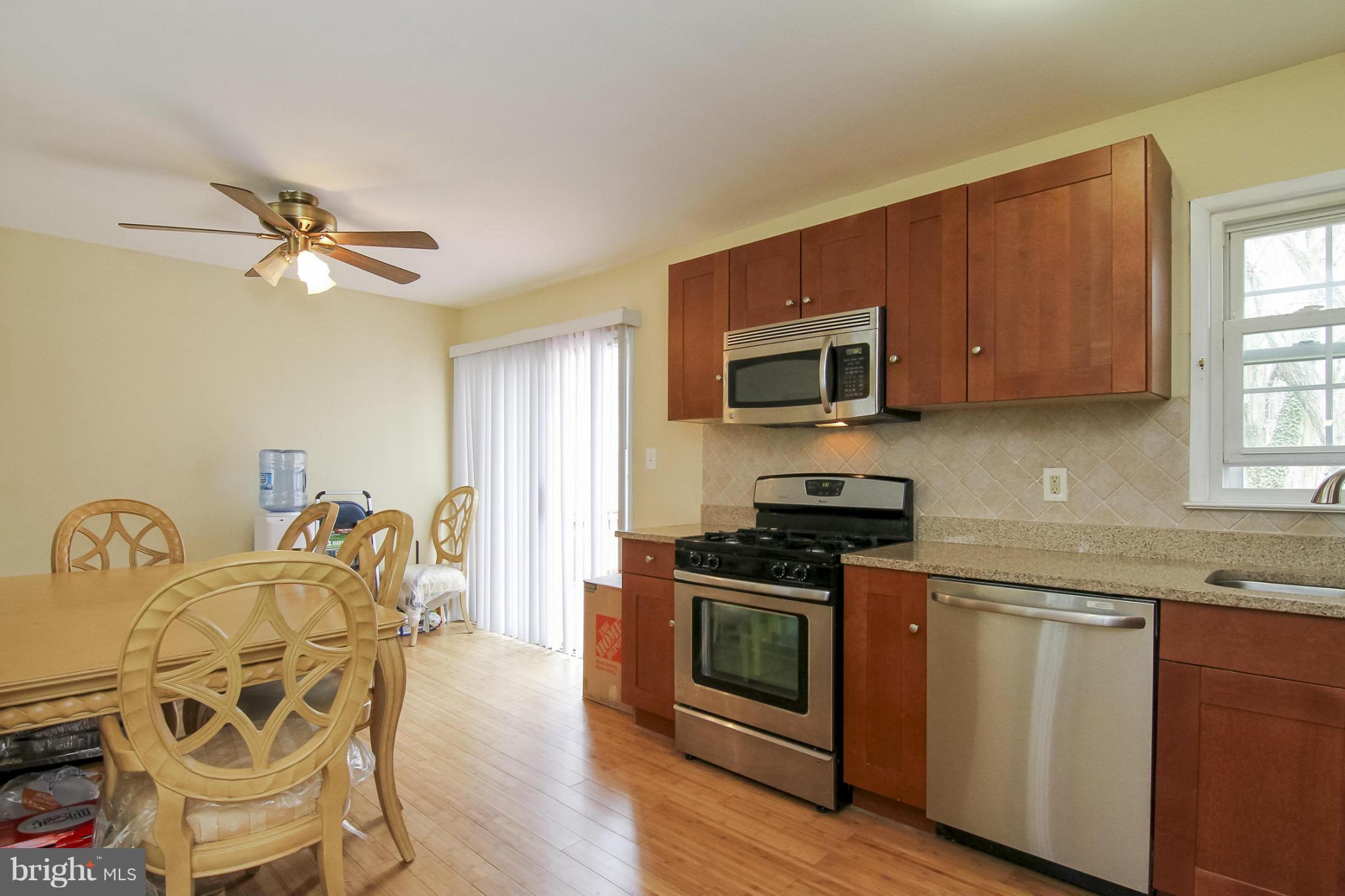 13803 Gilbert Road Woodbridge, VA 22193 - Photo 22 of 30 Kitchen