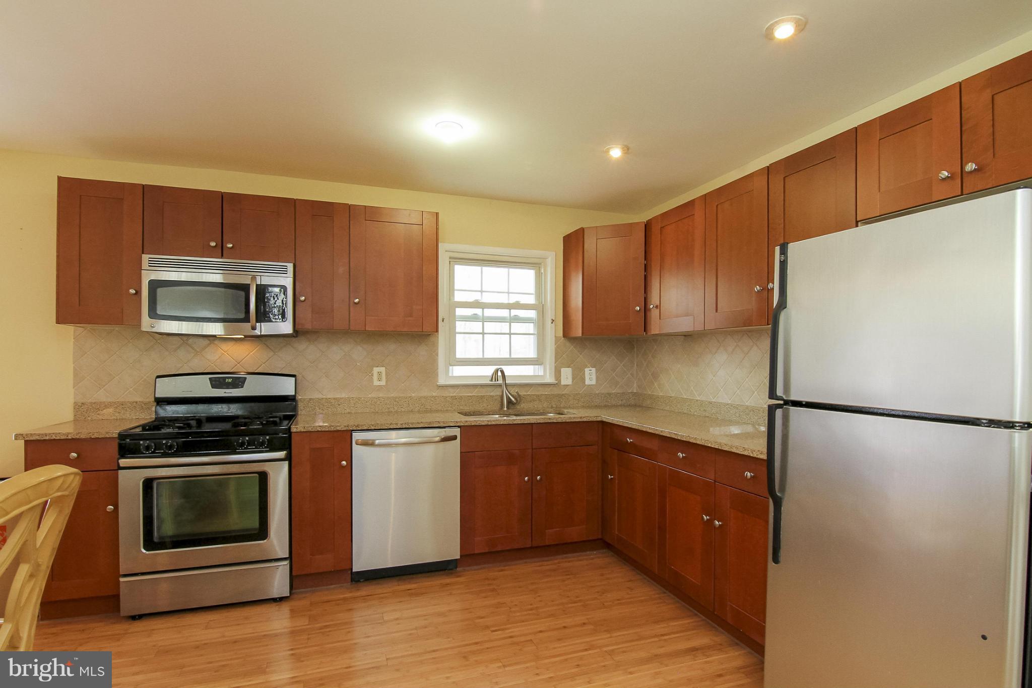 13803 Gilbert Road Woodbridge, VA 22193 - Photo 23 of 30 Kitchen