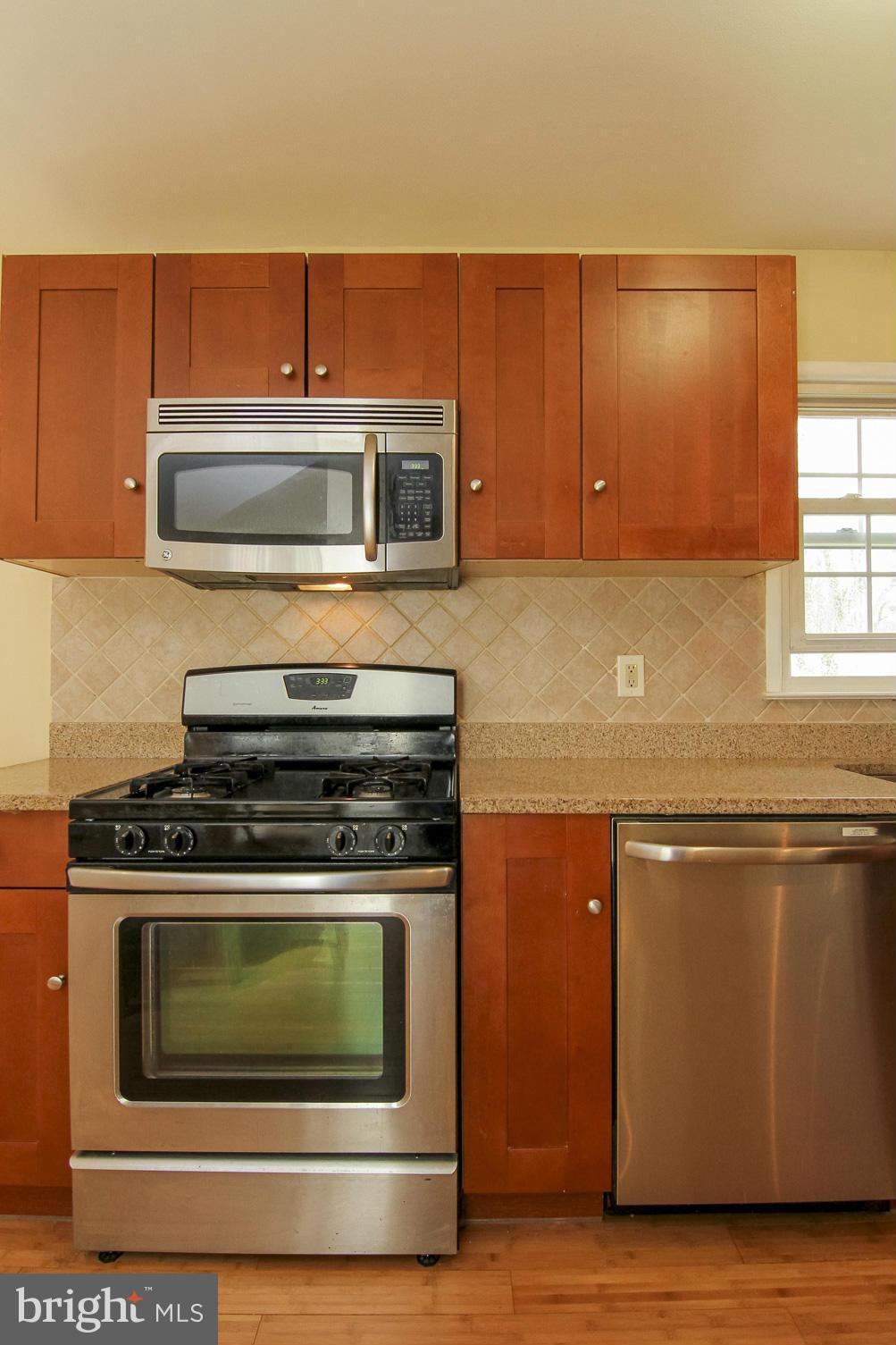 13803 Gilbert Road Woodbridge, VA 22193 - Photo 25 of 30 Kitchen