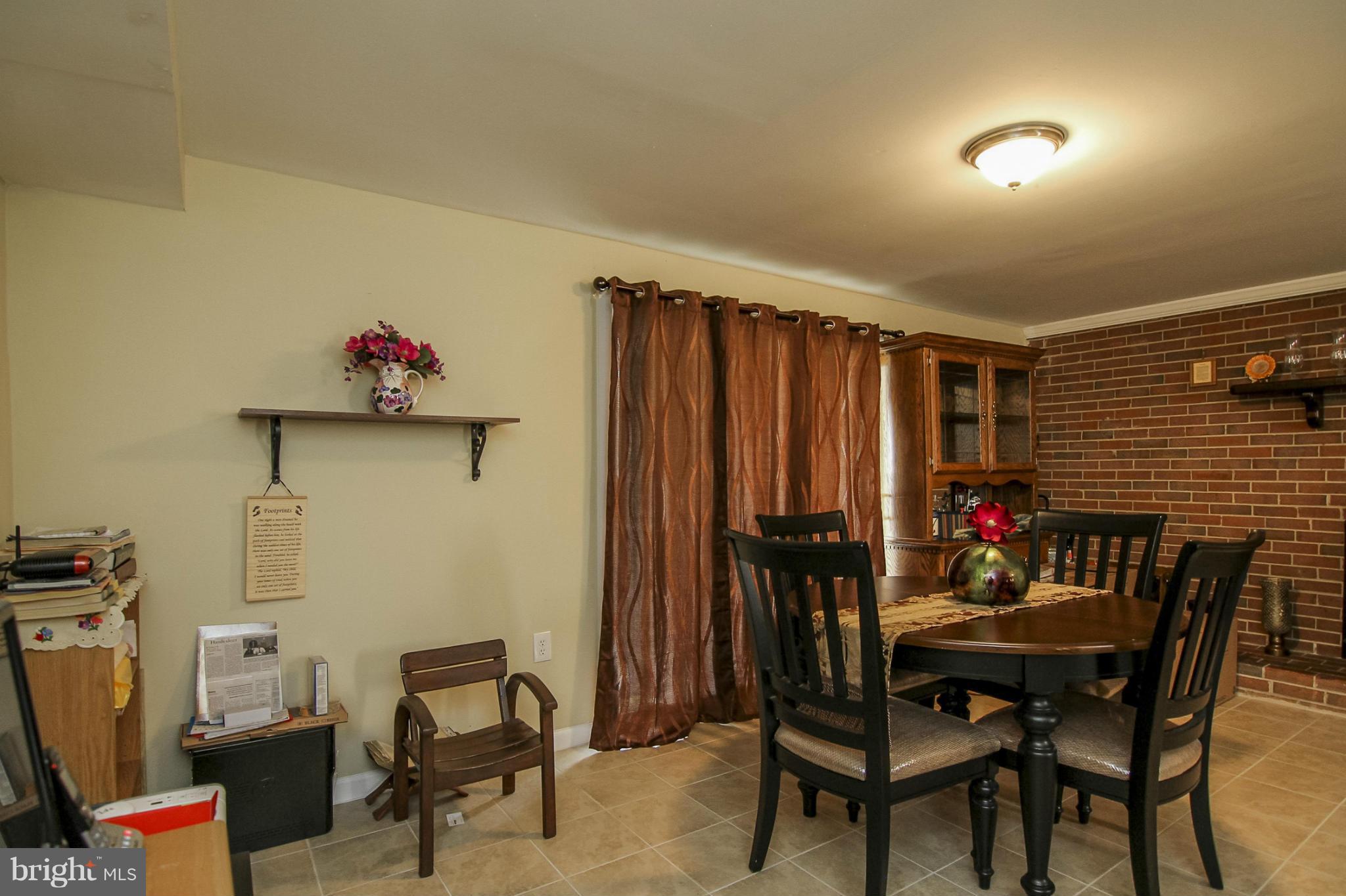 13803 Gilbert Road Woodbridge, VA 22193 - Photo 8 of 30 Dining Room