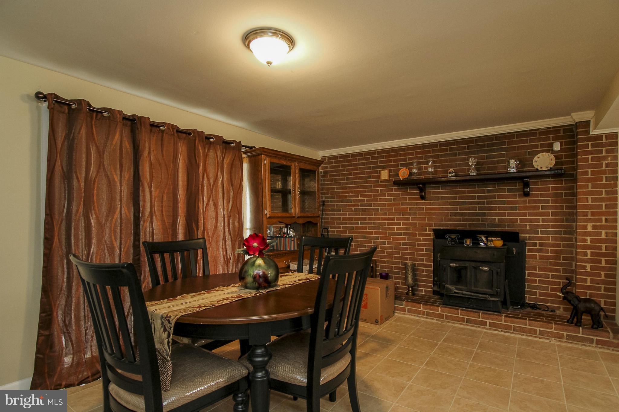13803 Gilbert Road Woodbridge, VA 22193 - Photo 9 of 30 Dining Room