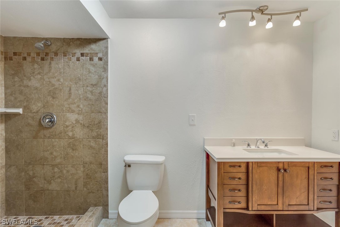 135 Riverview Road Fort Myers, FL 33905 - Photo 14 of 20 Gallery Image 14