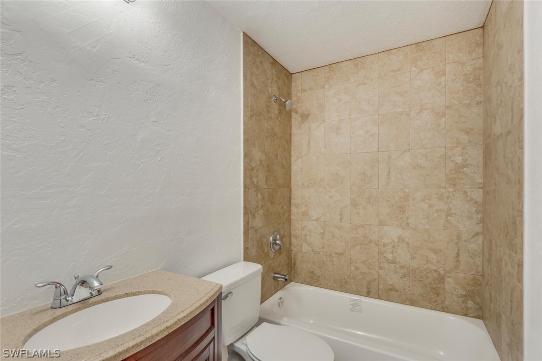 135 Riverview Road Fort Myers, FL 33905 - Photo 17 of 20 Gallery Image 17