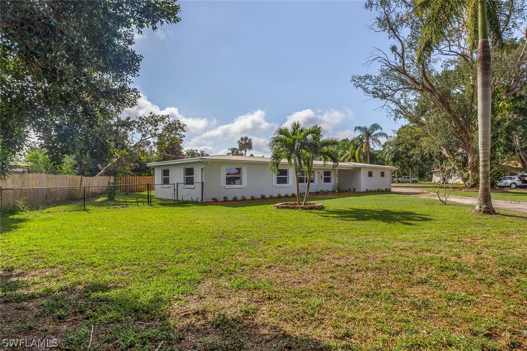 135 Riverview Road Fort Myers, FL 33905 - Photo 2 of 20 Gallery Image 2