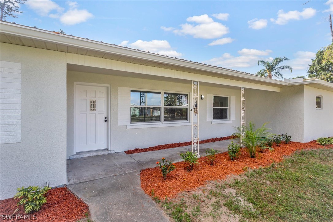 135 Riverview Road Fort Myers, FL 33905 - Photo 3 of 20 Gallery Image 3